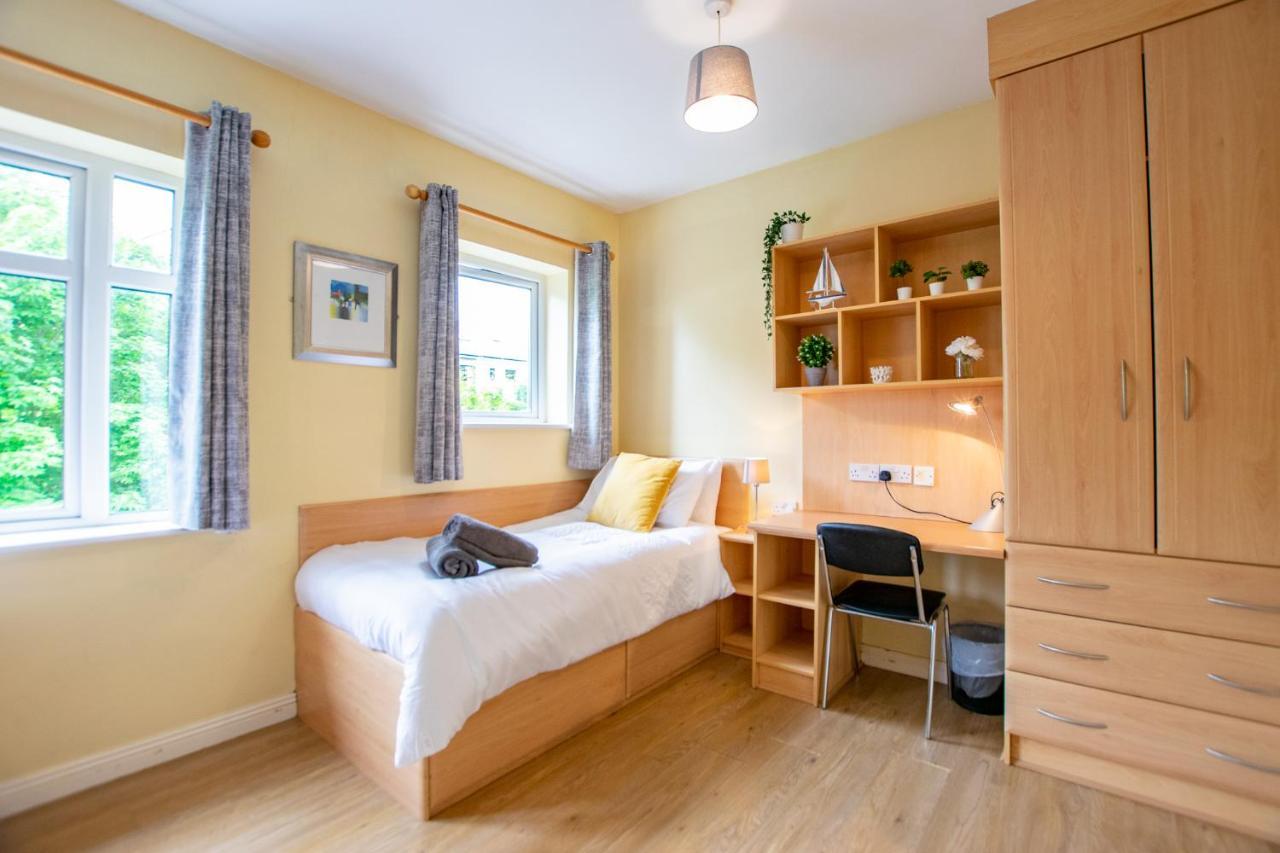 126 - Gort Na Coiribe 4 Bedroom Duplex, By Shortstays Galway Exterior photo
