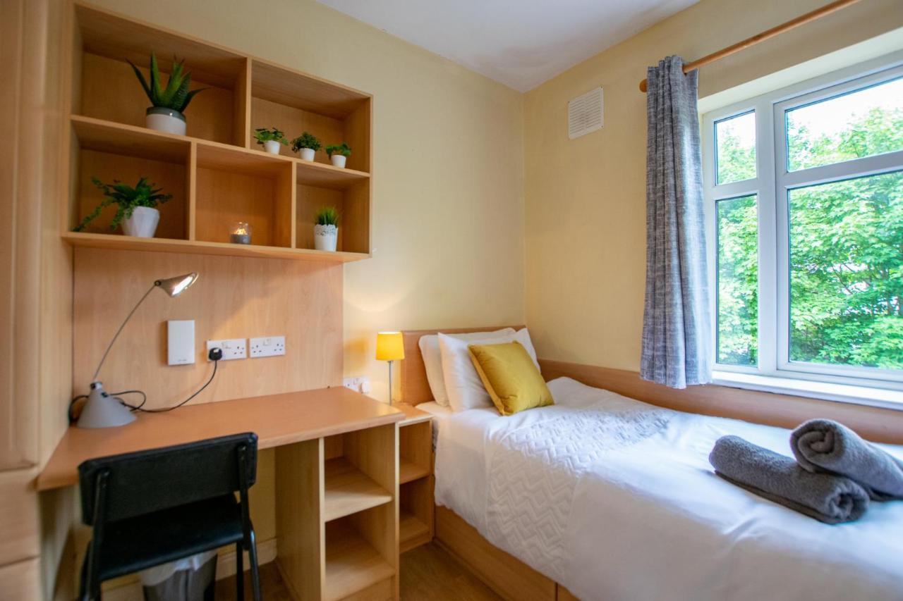126 - Gort Na Coiribe 4 Bedroom Duplex, By Shortstays Galway Exterior photo
