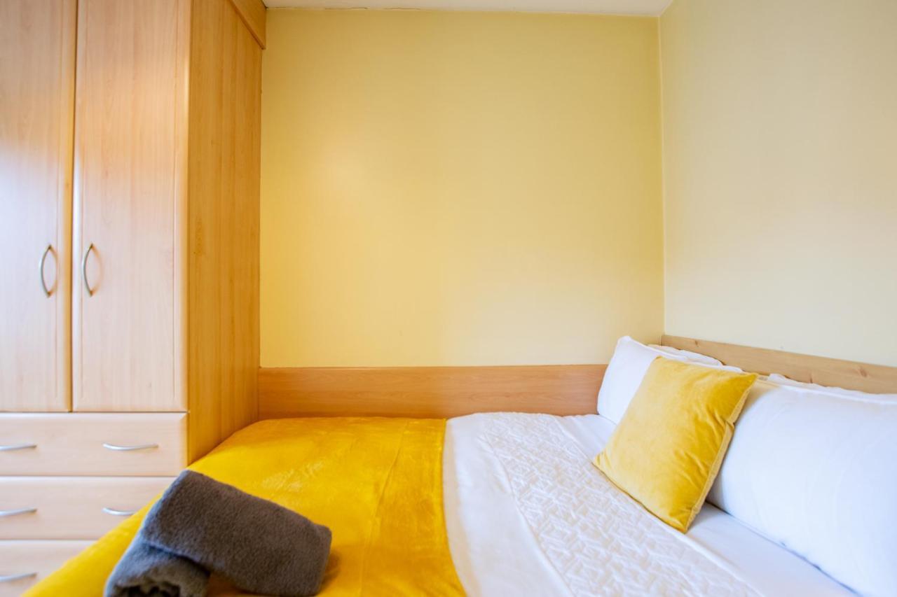 126 - Gort Na Coiribe 4 Bedroom Duplex, By Shortstays Galway Exterior photo