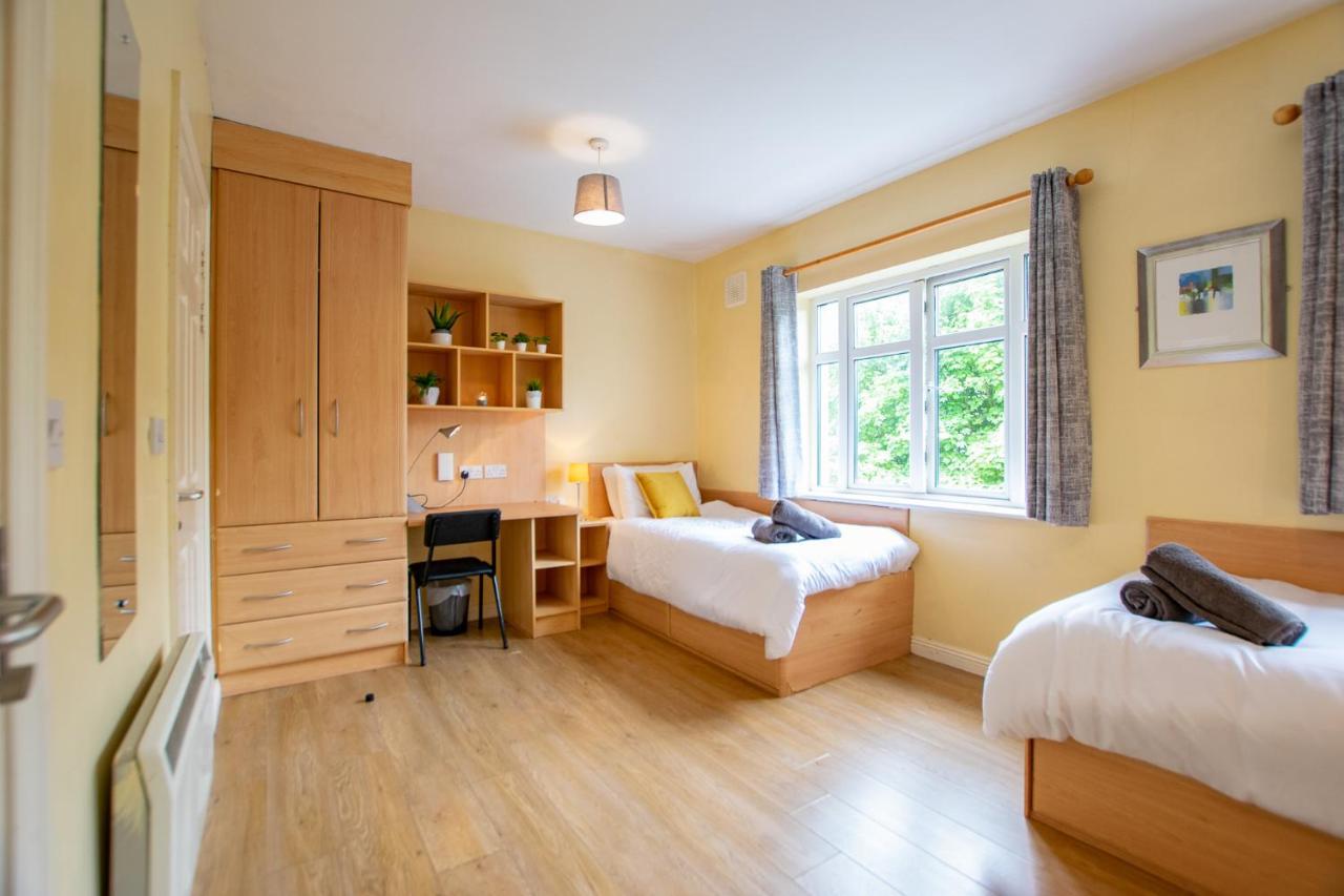 126 - Gort Na Coiribe 4 Bedroom Duplex, By Shortstays Galway Exterior photo