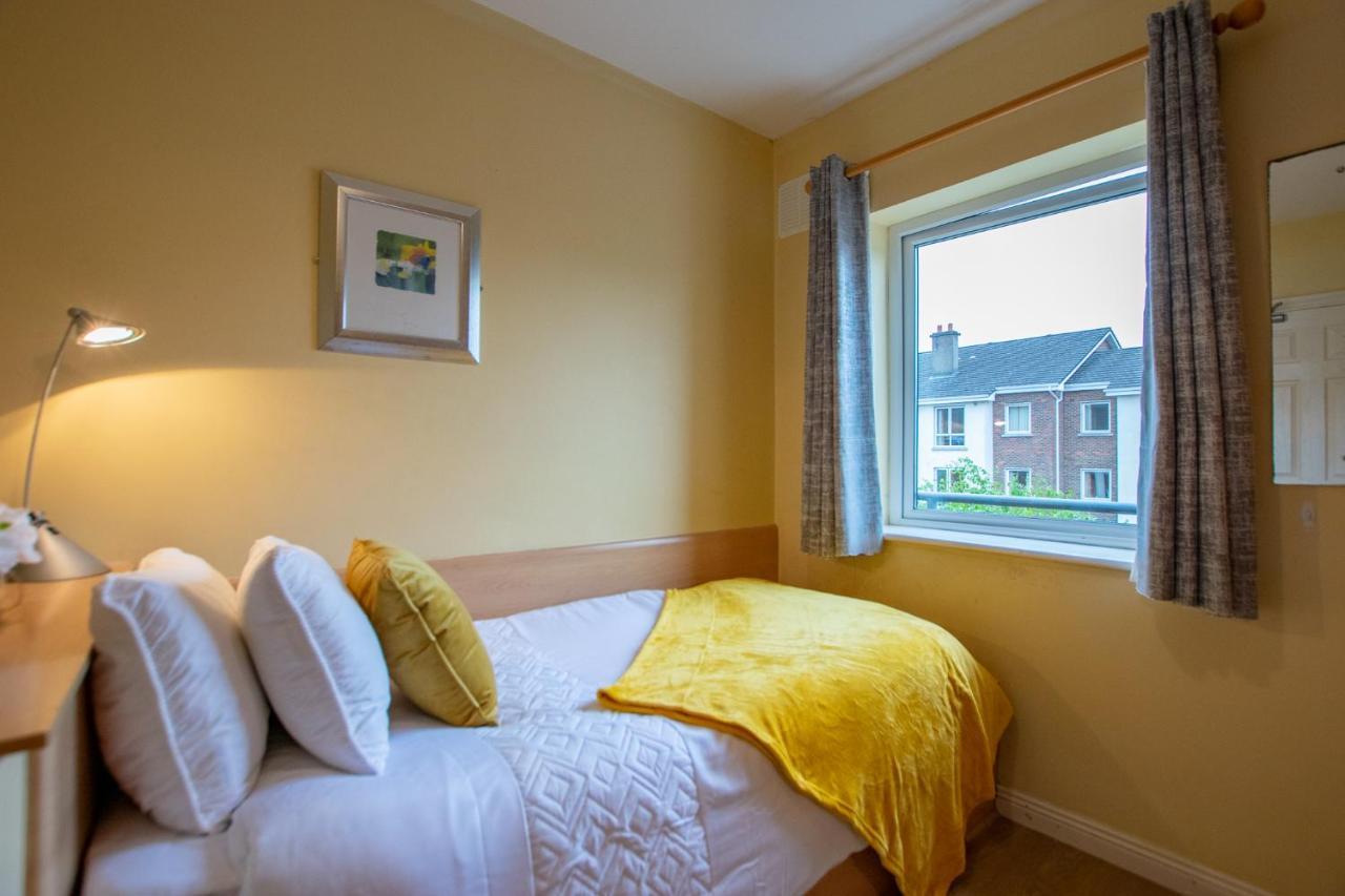 126 - Gort Na Coiribe 4 Bedroom Duplex, By Shortstays Galway Exterior photo
